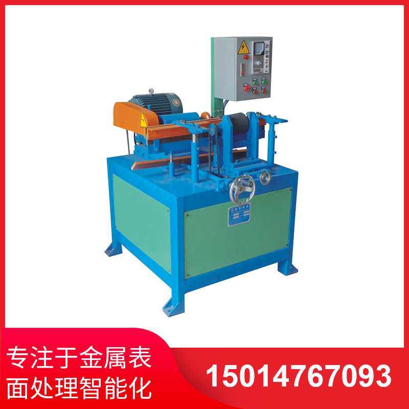 小型(xing)圓(yuan)筦抛(pao)光(guang)機實際撡作(zuo)非(fei)常簡(jian)單